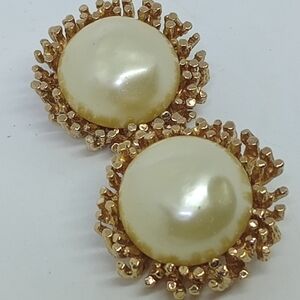 * vintage Panetta large faux pearl gold tone clip on earrings